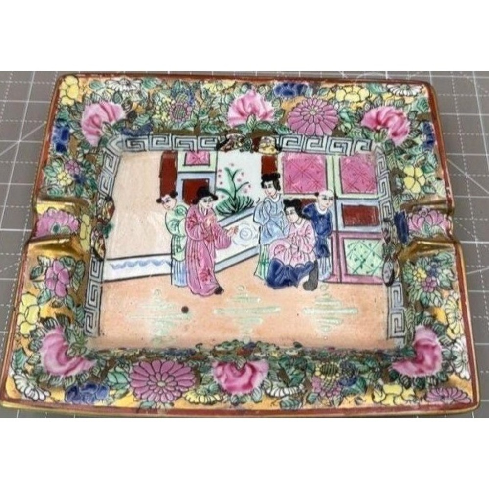 Antique Chinese Rose Medallion Ceramic Ashtray Conversing Characters